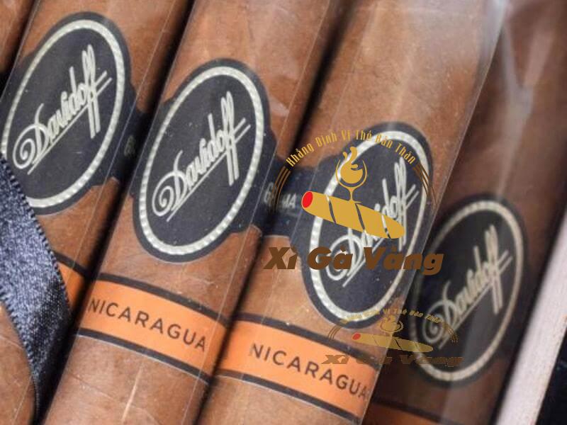 Davidoff Nicaragua Diadema có kết cấu vững chắc và độc đáo